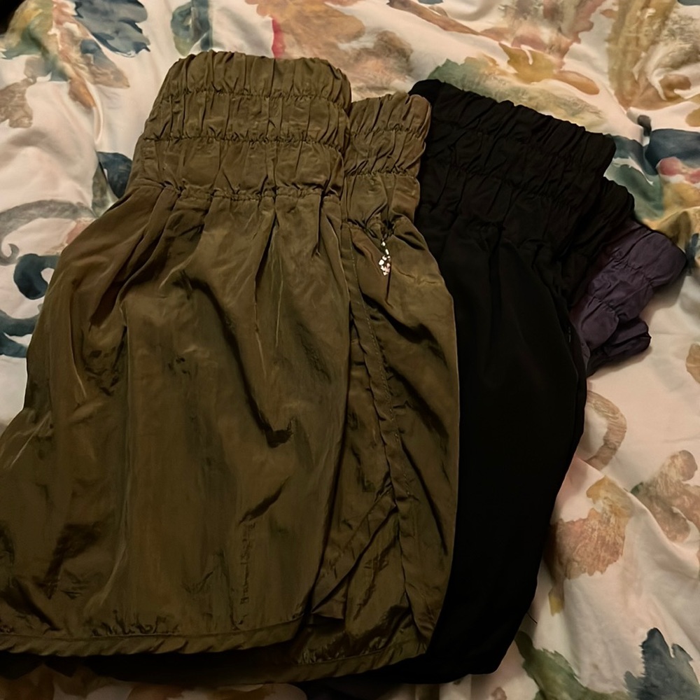 FREE PEOPLE MOVEMENT - THE WAY HOME SHORT - LOT OF 3